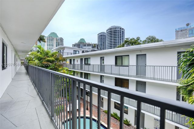 3240 Mary St S308, Miami, FL 33133