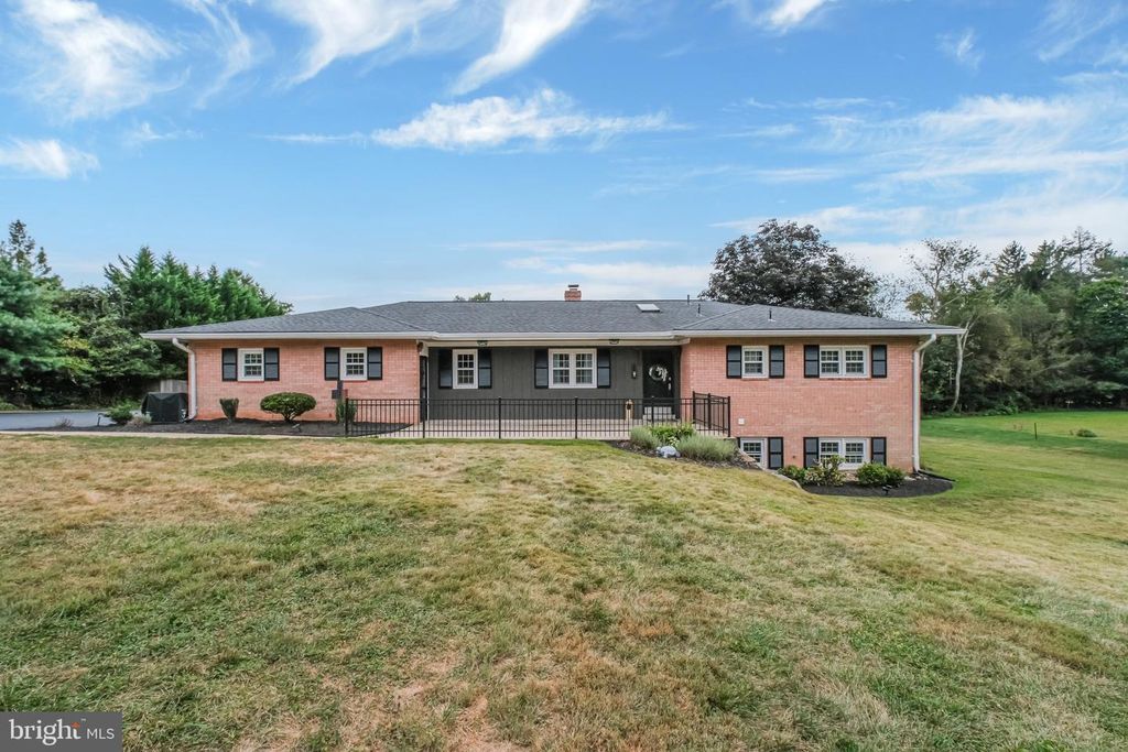 1716 GAYFIELDS DR, Silver Spring, MD 20906