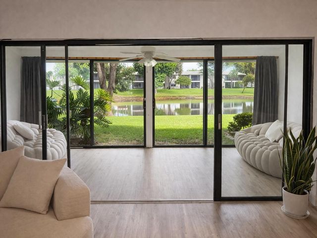 4 Westgate Lane 4c, Boynton Beach, FL 33436