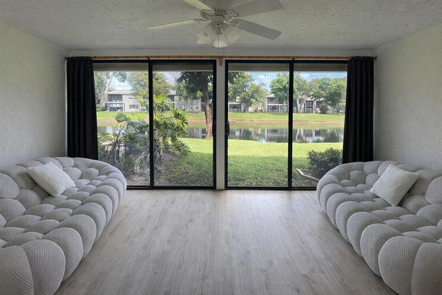 4 Westgate Lane 4c, Boynton Beach, FL 33436