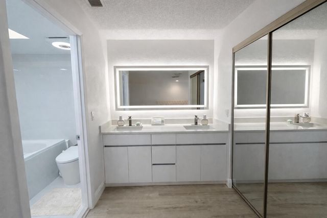 4 Westgate Lane 4c, Boynton Beach, FL 33436