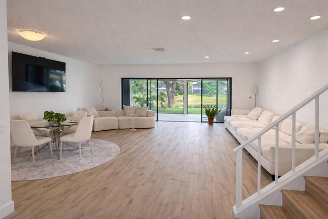 4 Westgate Lane 4c, Boynton Beach, FL 33436