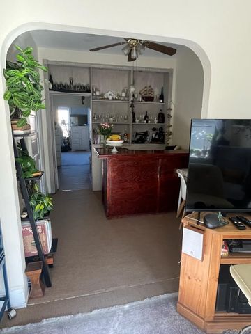 6556 Myrtle Avenue, Glendale, NY 11385