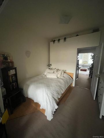 6556 Myrtle Avenue, Glendale, NY 11385