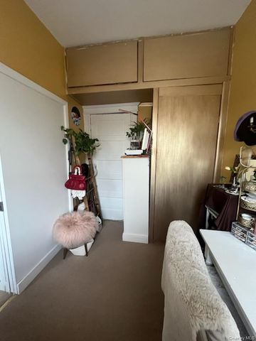 6556 Myrtle Avenue, Glendale, NY 11385