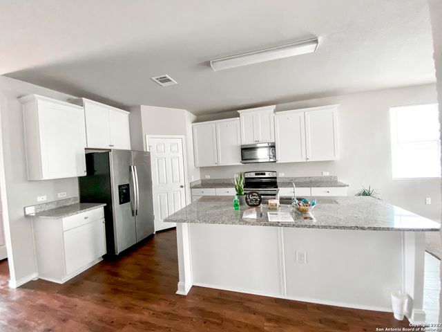 6802 Freedom Hills, San Antonio, TX 78242
