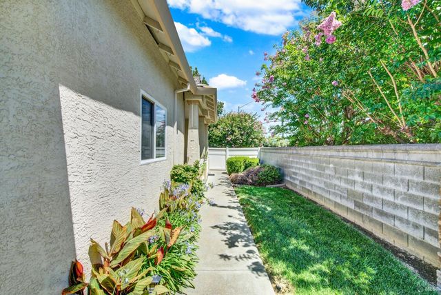 401 Marvin Gardens Dr, Vacaville, CA 95687