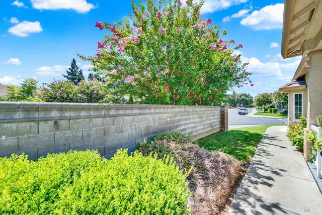 401 Marvin Gardens Dr, Vacaville, CA 95687