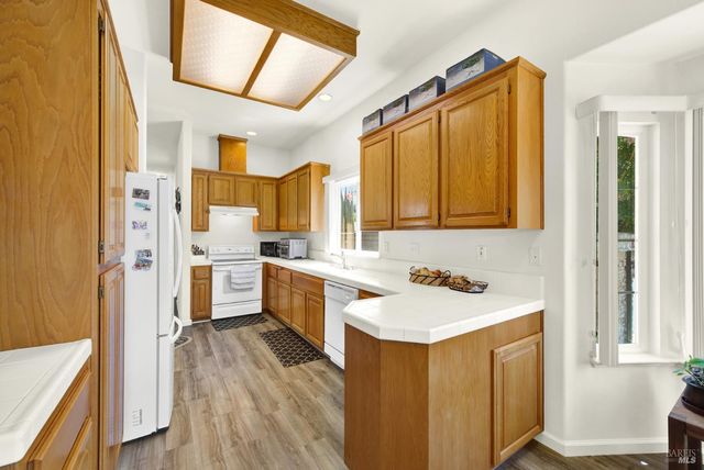 401 Marvin Gardens Dr, Vacaville, CA 95687
