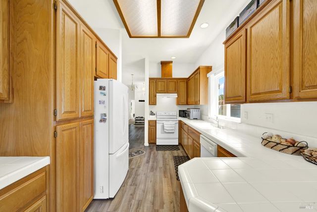 401 Marvin Gardens Dr, Vacaville, CA 95687