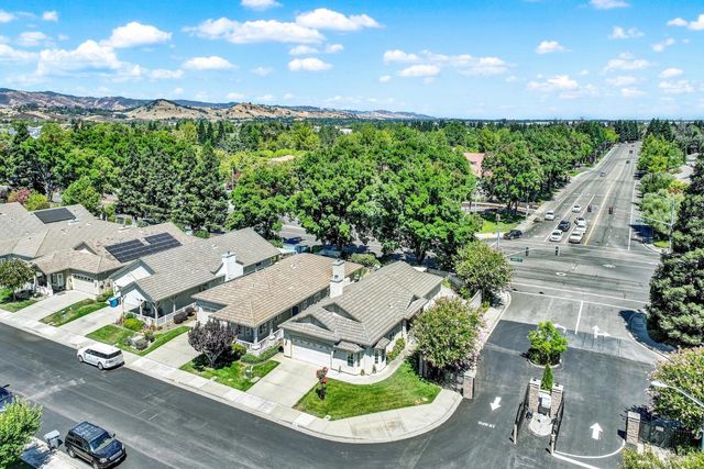 401 Marvin Gardens Dr, Vacaville, CA 95687