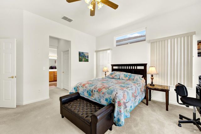401 Marvin Gardens Dr, Vacaville, CA 95687