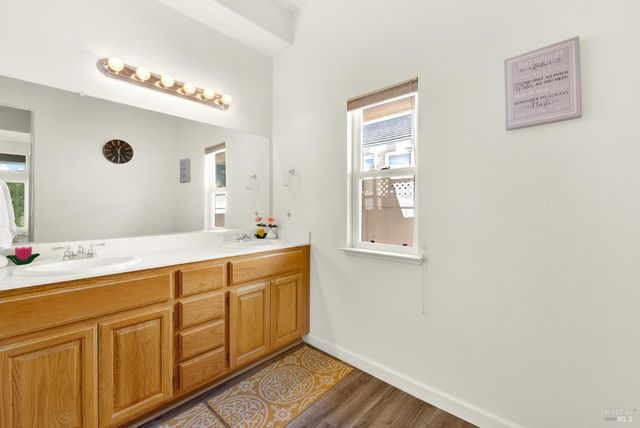 401 Marvin Gardens Dr, Vacaville, CA 95687