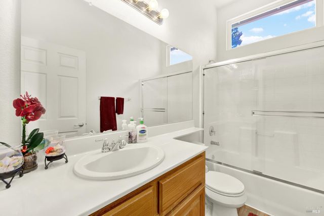 401 Marvin Gardens Dr, Vacaville, CA 95687
