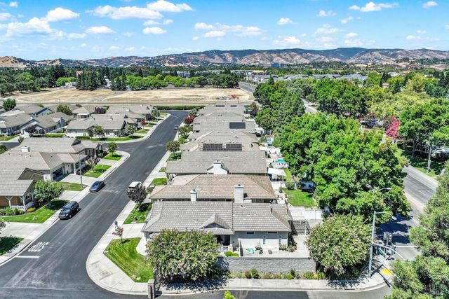 401 Marvin Gardens Dr, Vacaville, CA 95687
