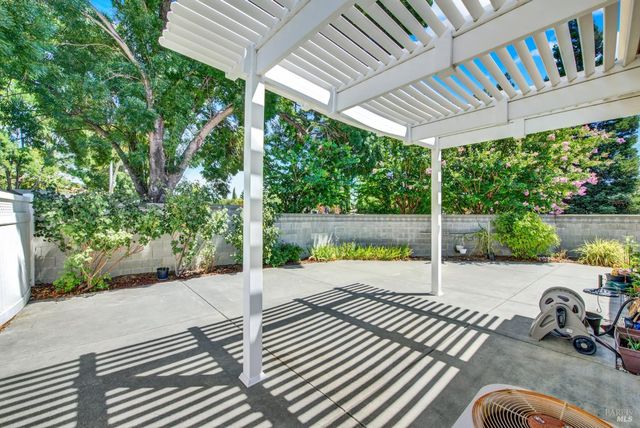 401 Marvin Gardens Dr, Vacaville, CA 95687
