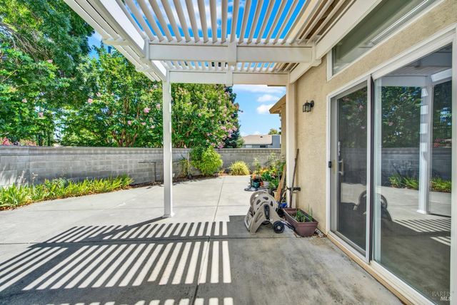 401 Marvin Gardens Dr, Vacaville, CA 95687