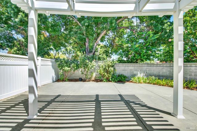401 Marvin Gardens Dr, Vacaville, CA 95687
