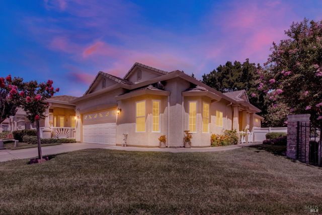 401 Marvin Gardens Dr, Vacaville, CA 95687