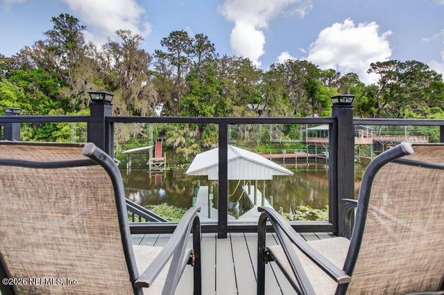 292 MAXWELL Drive, Welaka, FL 32193