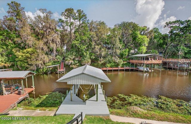 292 MAXWELL Drive, Welaka, FL 32193