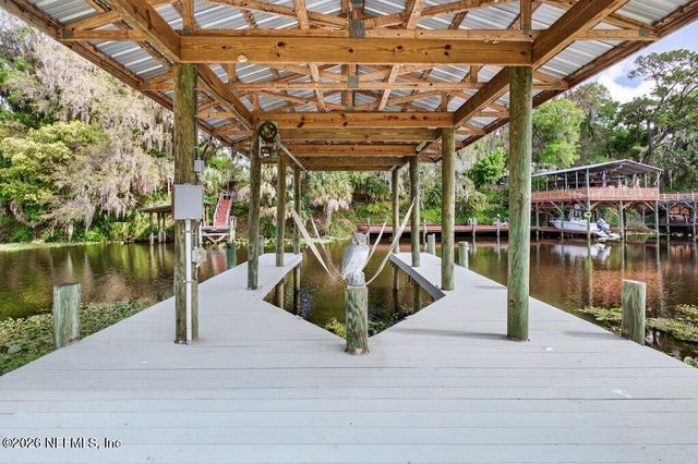 292 MAXWELL Drive, Welaka, FL 32193