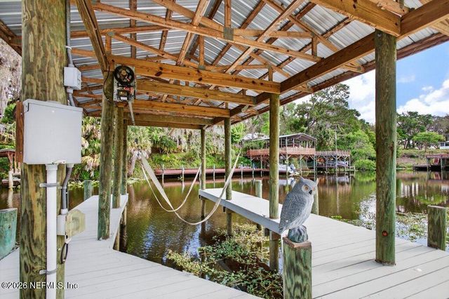 292 MAXWELL Drive, Welaka, FL 32193