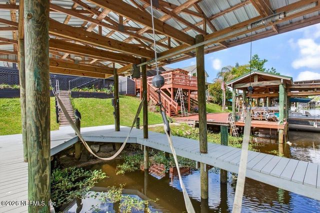 292 MAXWELL Drive, Welaka, FL 32193