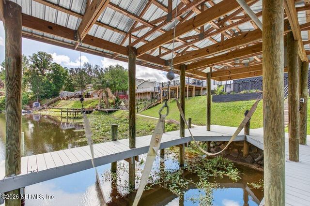 292 MAXWELL Drive, Welaka, FL 32193