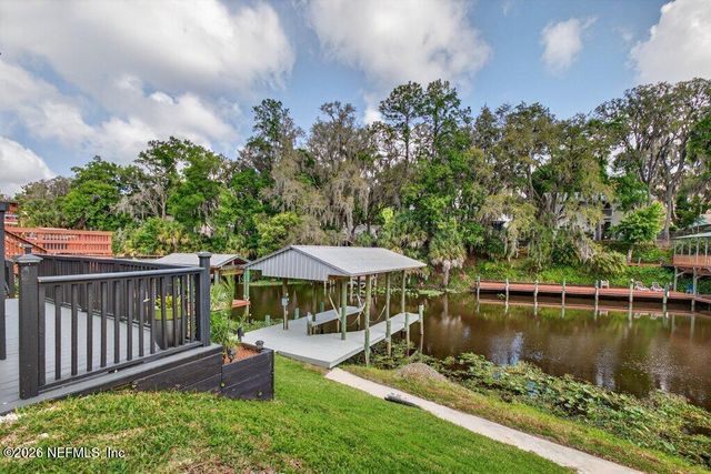292 MAXWELL Drive, Welaka, FL 32193