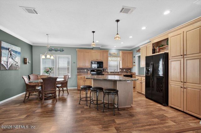 292 MAXWELL Drive, Welaka, FL 32193