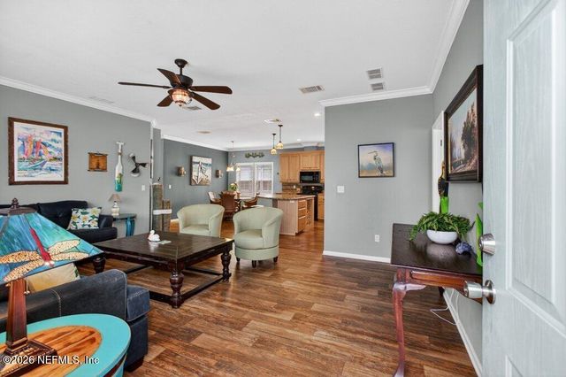 292 MAXWELL Drive, Welaka, FL 32193