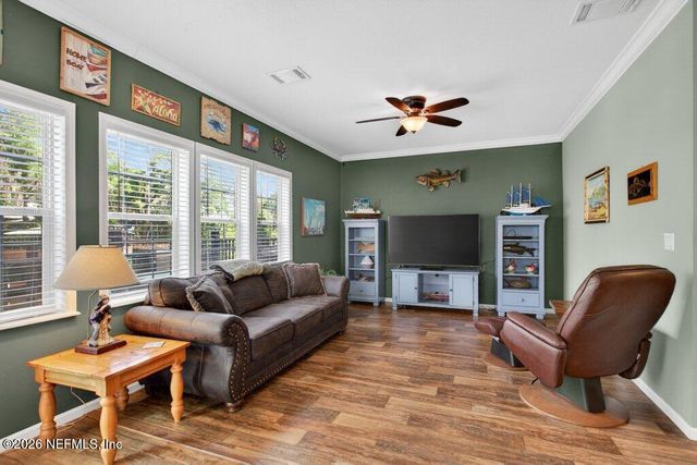 292 MAXWELL Drive, Welaka, FL 32193