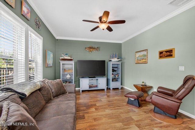 292 MAXWELL Drive, Welaka, FL 32193