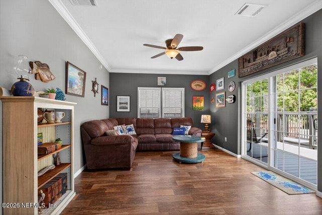 292 MAXWELL Drive, Welaka, FL 32193