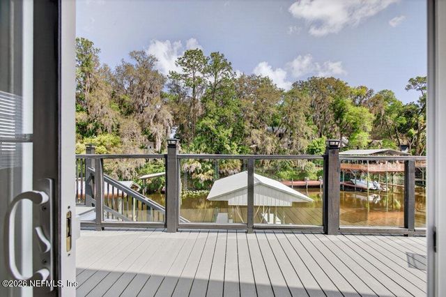 292 MAXWELL Drive, Welaka, FL 32193