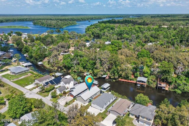 292 MAXWELL Drive, Welaka, FL 32193