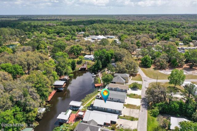 292 MAXWELL Drive, Welaka, FL 32193
