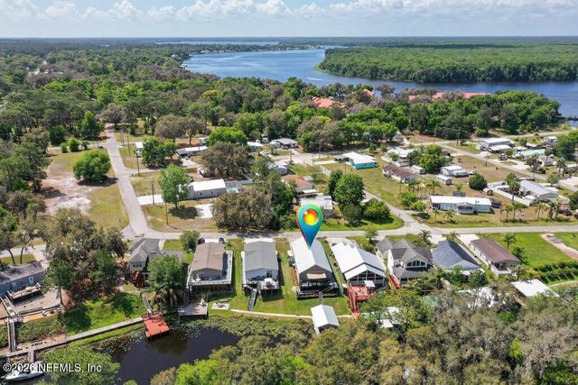 292 MAXWELL Drive, Welaka, FL 32193