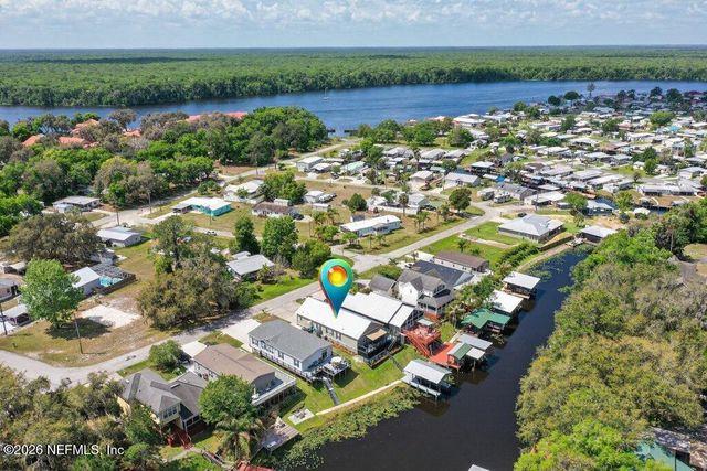 292 MAXWELL Drive, Welaka, FL 32193