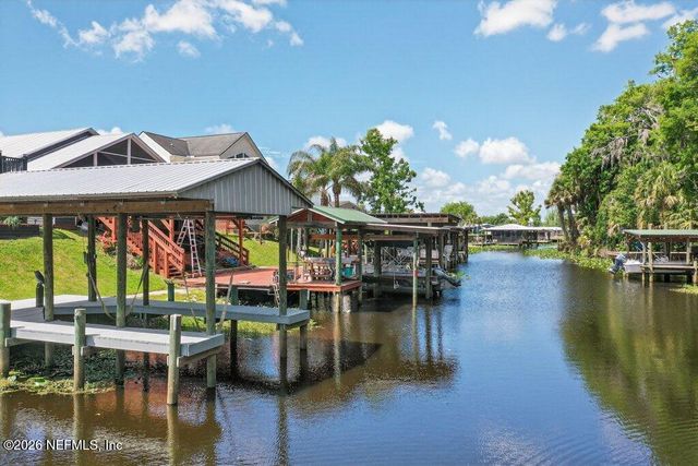 292 MAXWELL Drive, Welaka, FL 32193