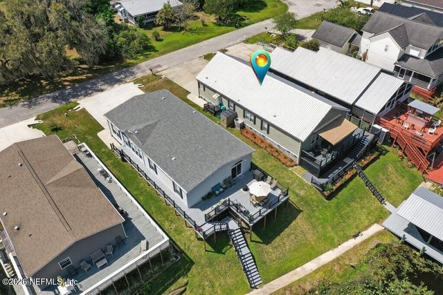 292 MAXWELL Drive, Welaka, FL 32193