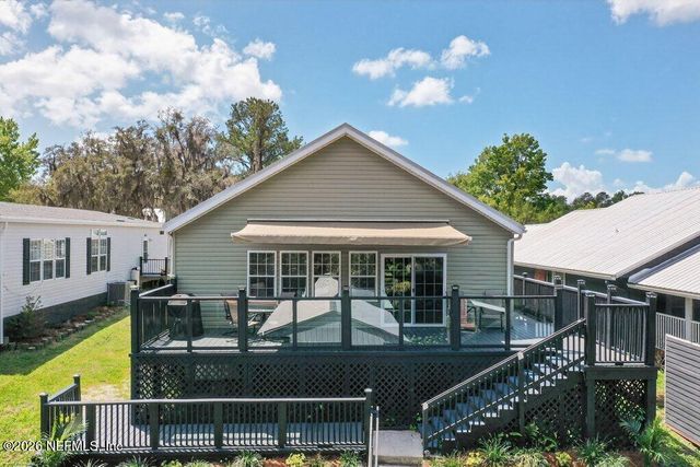 292 MAXWELL Drive, Welaka, FL 32193