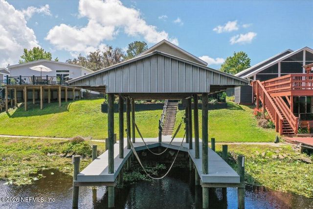 292 MAXWELL Drive, Welaka, FL 32193