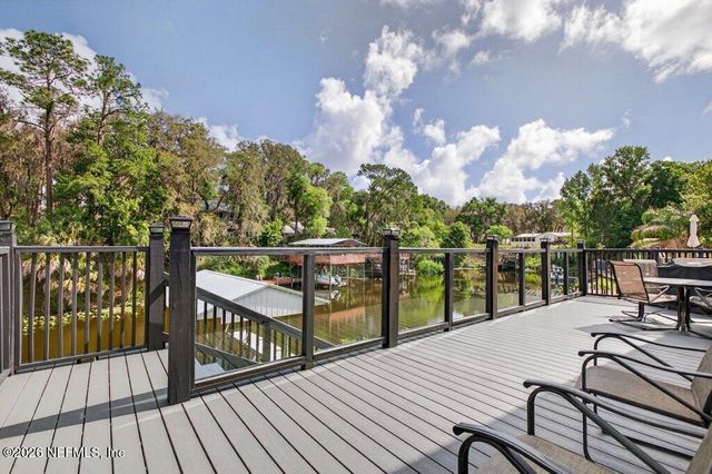 292 MAXWELL Drive, Welaka, FL 32193