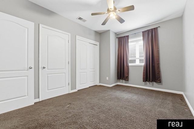 20779 hemlock Street, Elkhorn, NE 68022
