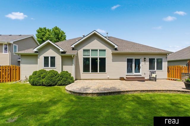 20779 hemlock Street, Elkhorn, NE 68022
