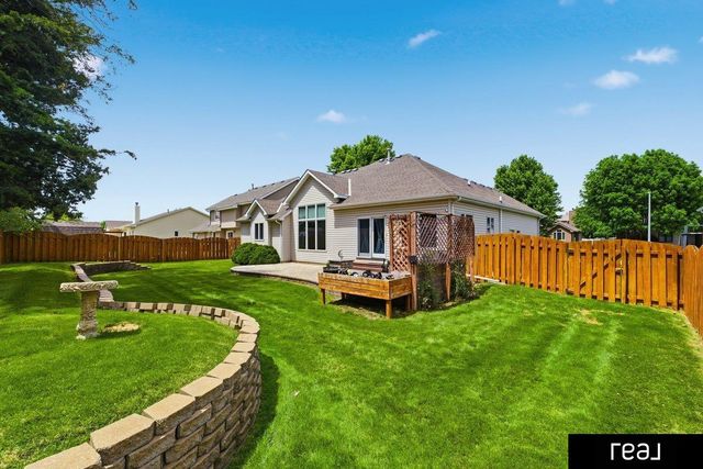 20779 hemlock Street, Elkhorn, NE 68022
