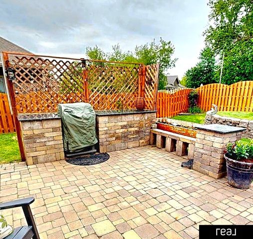 20779 hemlock Street, Elkhorn, NE 68022