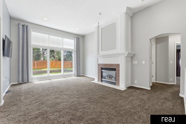 20779 hemlock Street, Elkhorn, NE 68022